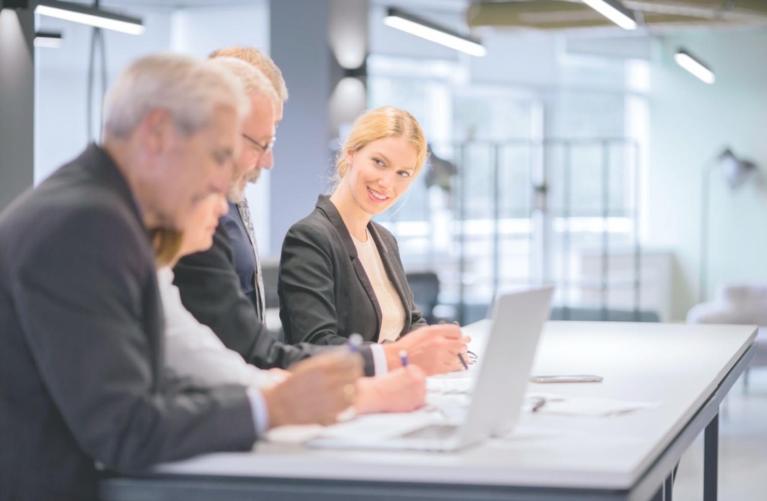 Configuration de bureau optimale pour formation budgétaire